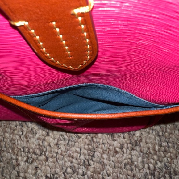 Beautiful Pink Dooney & Bourke Purse! - Picture 10 of 15